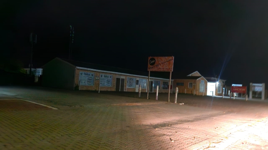 Commercial Property for Sale in Wavecrest Eastern Cape